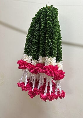 Cloth Garland With Veni