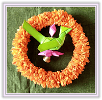 Reusable Lily Ring with Hanging