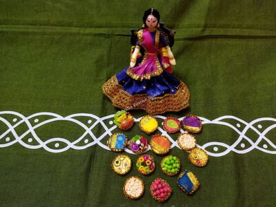 Engagement doll set